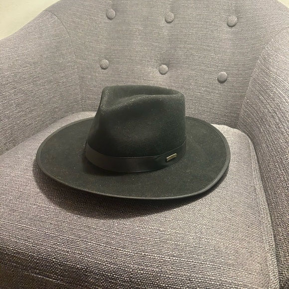 Black Wide-Brim Fedora Hat - Picture 9 of 9